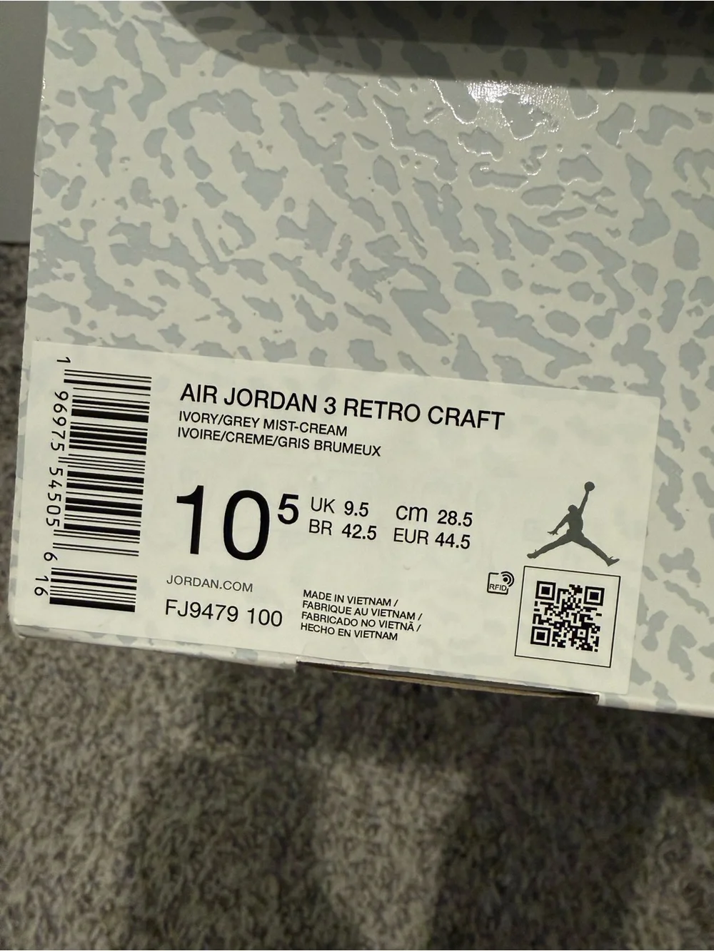 Mens Air Jordan 3 Retro Craft White and Light Gray Low-Top Sneakers